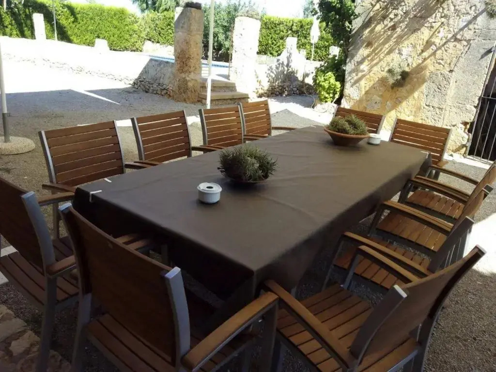 Beautiful Rustic Mallorcan House With Private Pool Near Cas Concos