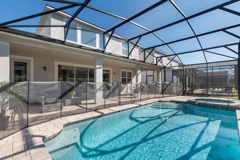 Edgy and Modern 7 Bed 5 Ba Villa Pool & Spa 1800saw