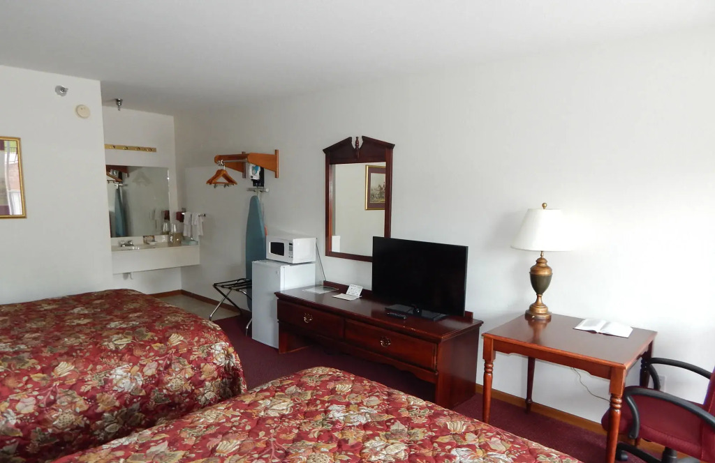 Carriage House Inn