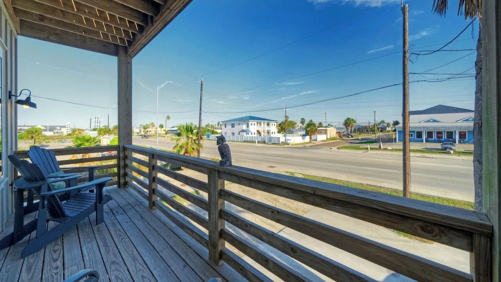Relaxed Port Aransas Home Near Beach, Dining, and Island Fun At Last by Avantstay