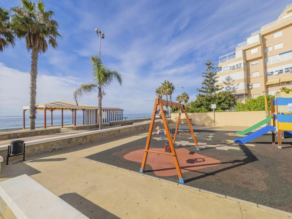 Cubo's Urban Beach Algarrobo