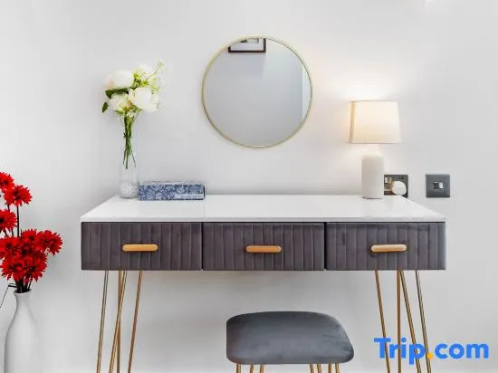 Luxury 1-Bed Apt | 7 Mins to London Eye + Terrace