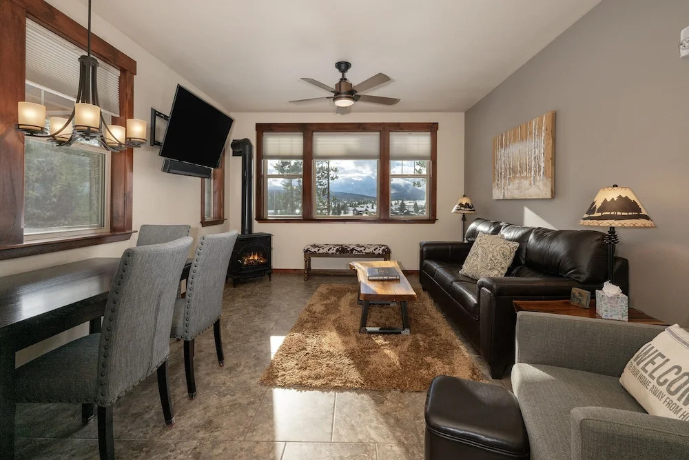 Cozens Pointe E 102 2 Bedroom Condo by RedAwning