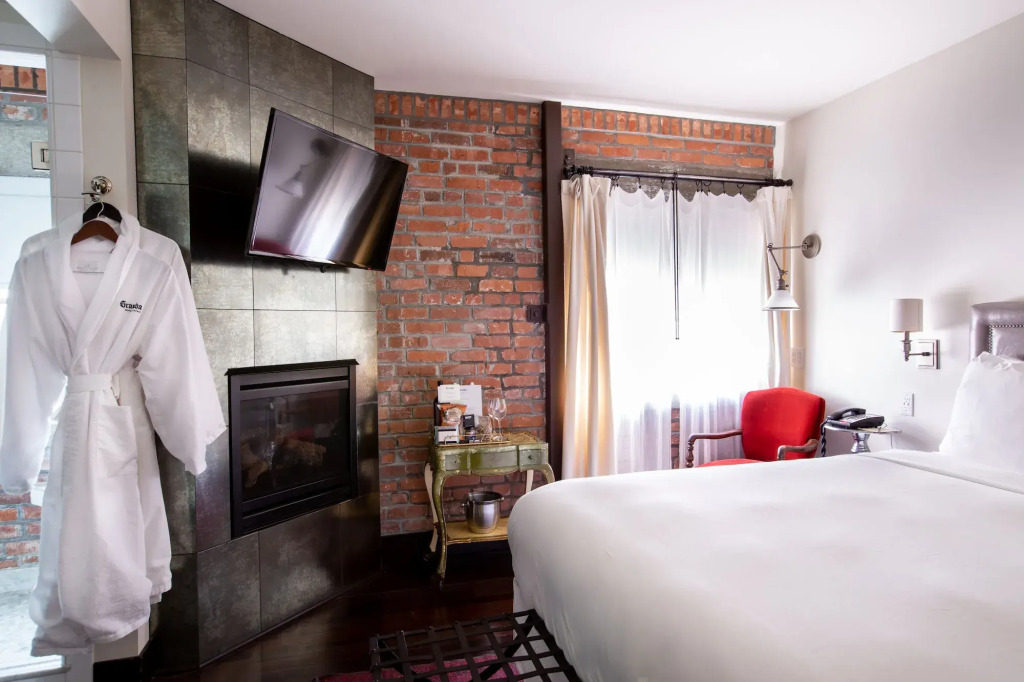 Granada Hotel & Bistro