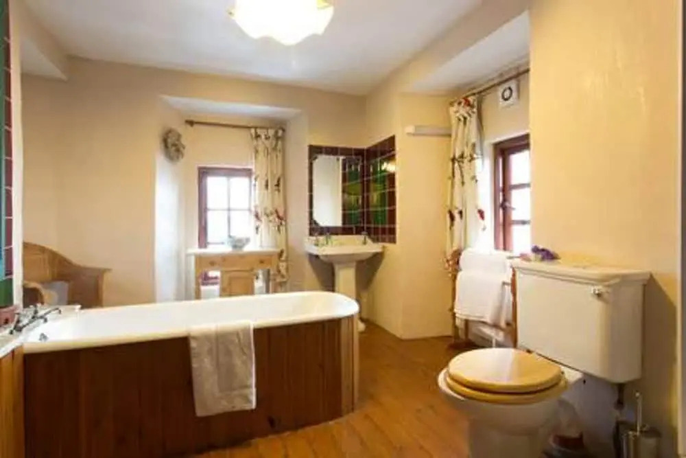 The Manor at Plane Castle - Sleeps 8 - Pets Ok