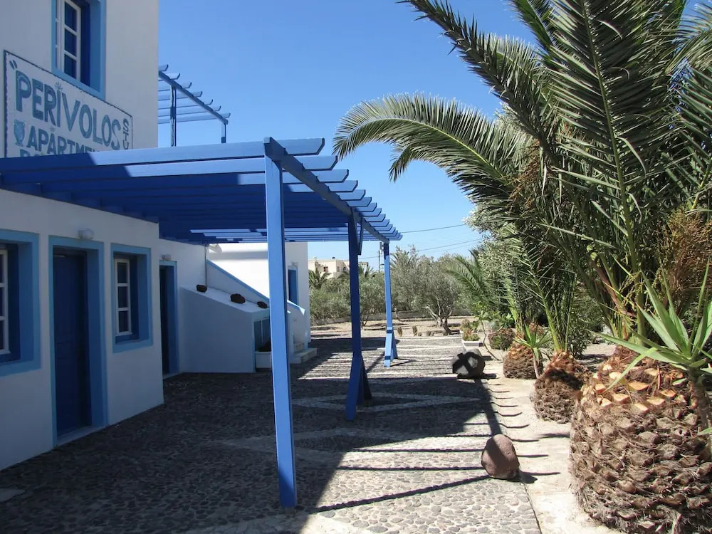 Studios Apartments Perivolos