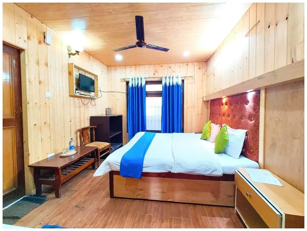 1 BR Boutique stay in Mall road, Nanital (761A), by GuestHouser