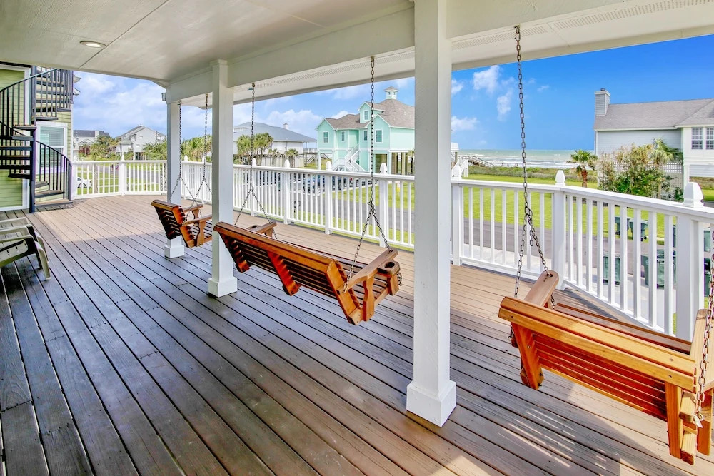 Sea Pearl 6 Bedroom Home