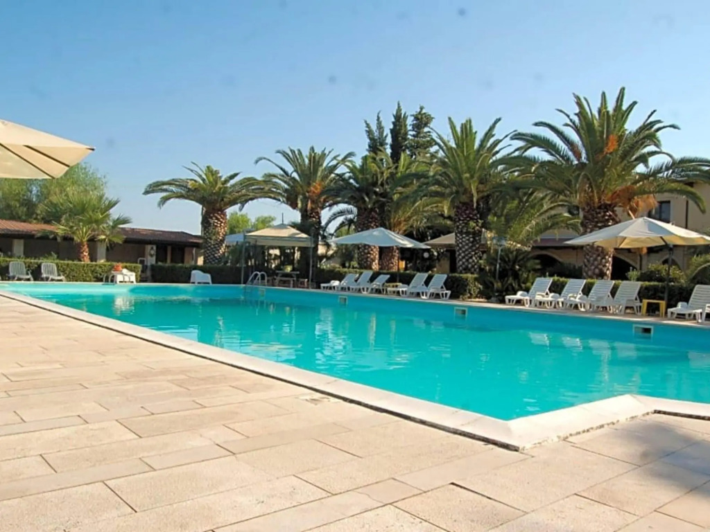 Fabulous Holiday Home in Trinitapoli with Swimming Pool
