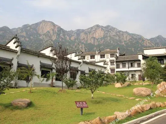 Jiuhua Mountain Lotus Peak Resort Hotel