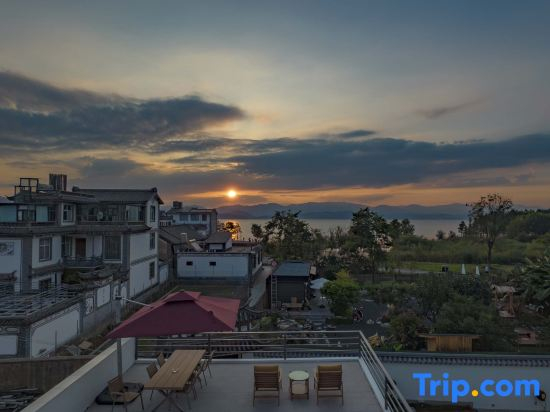 zhao ri xian yun Seaview Hotel