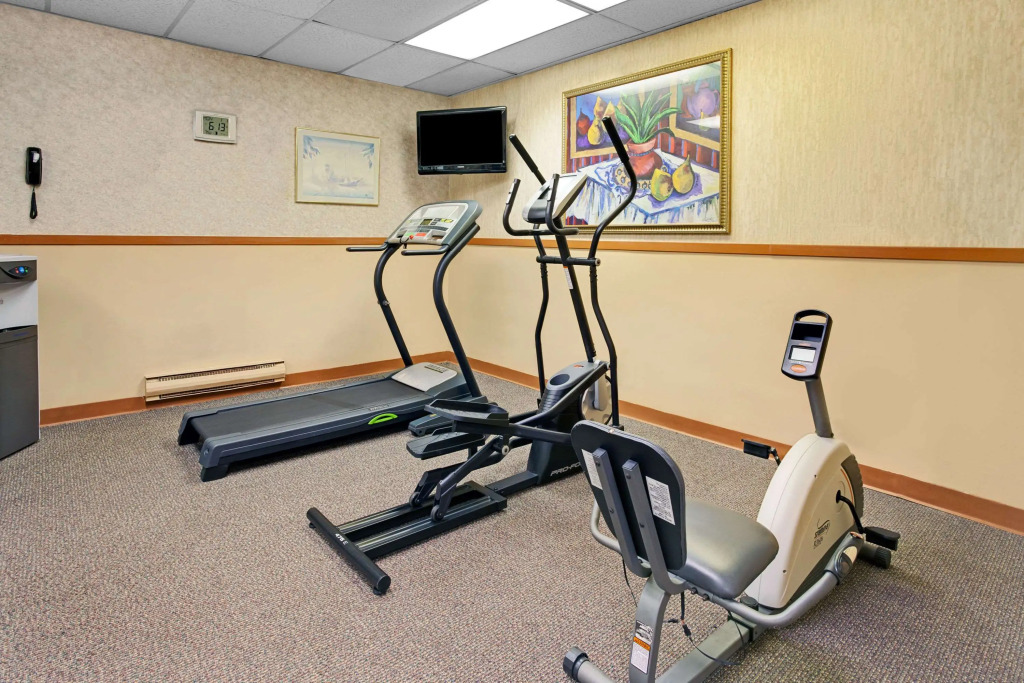 Days Inn by Wyndham Livonia Canton Detroit