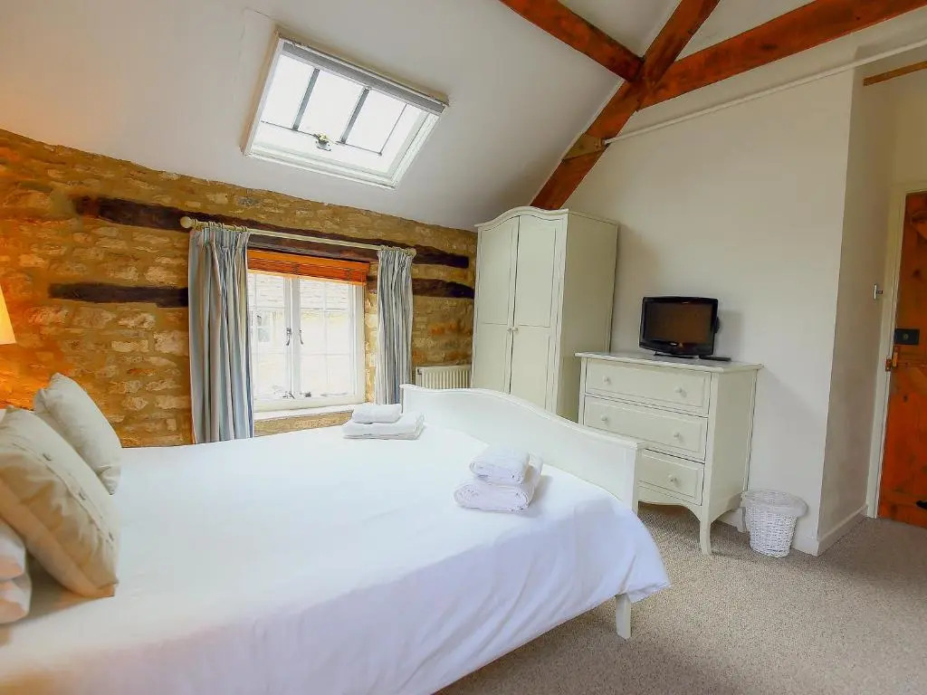 White Hart House, BURFORD