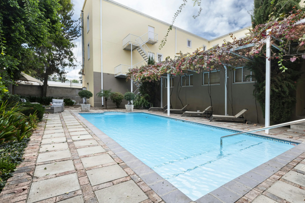 Queens Hotel by BON Hotels