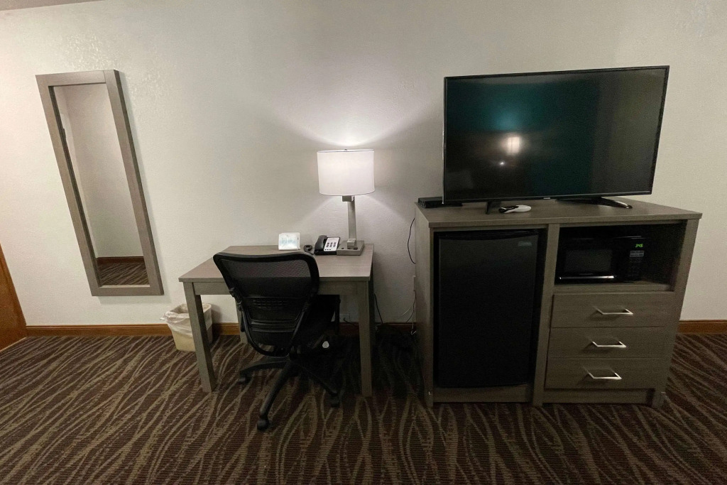 Baymont by Wyndham Bellevue - Omaha