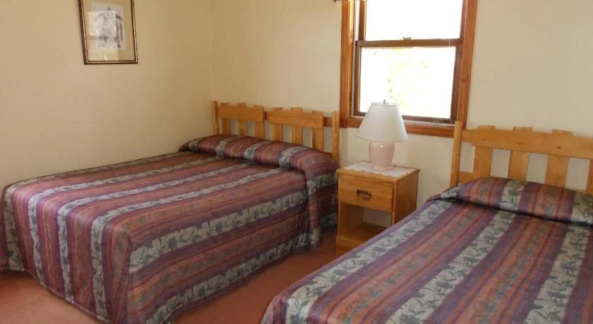Shaws Hotel & Cottages