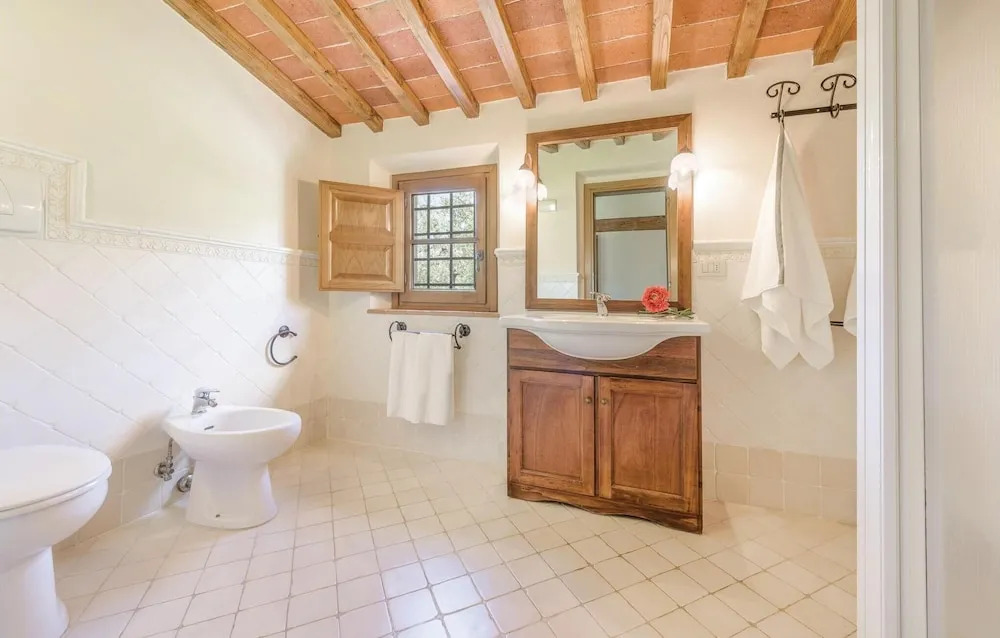 Amazing Apartment in Larciano PT With 1 Bedrooms, Internet and Outdoor Swimming Pool