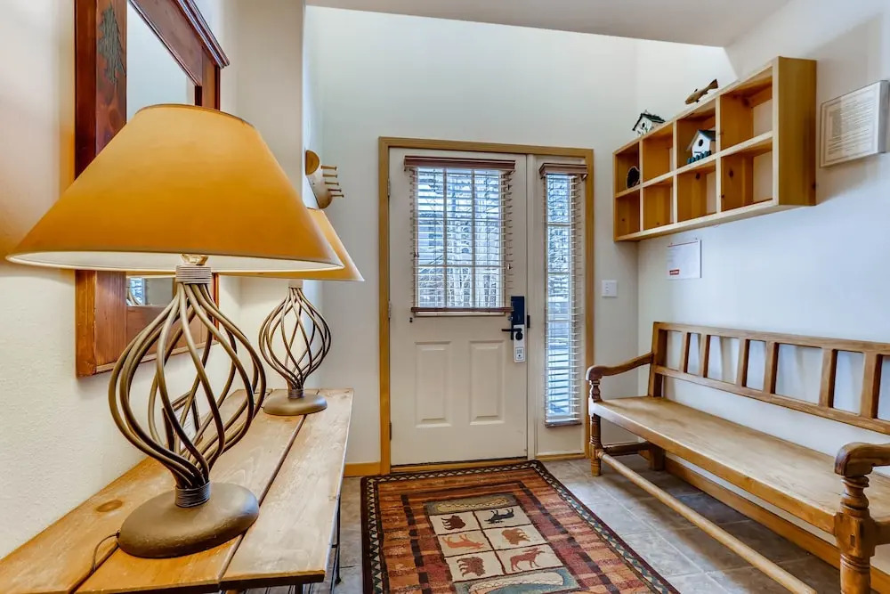 Premiere 2br Townhome - Shuttle To Slopes. Kids Ski Free! 2 Bedroom Condo by RedAwning