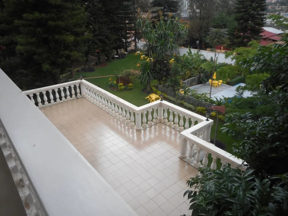 Zenith Hotel