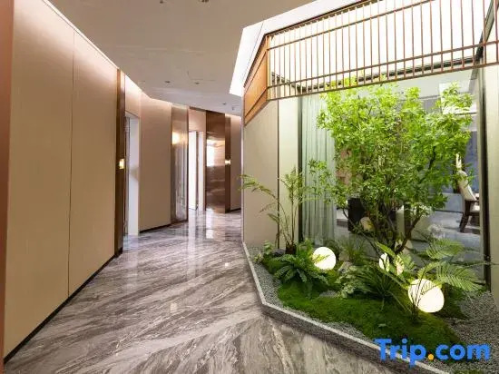 Tanks Hotel