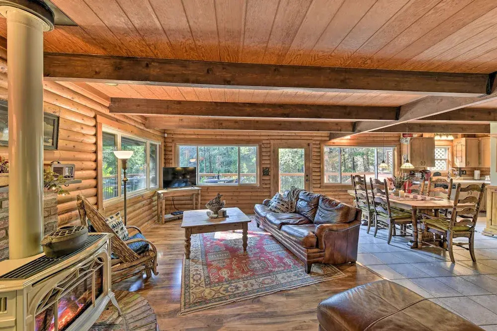 Near Vineyards: Cabin w/ Hot Tub in Pollock Pines!