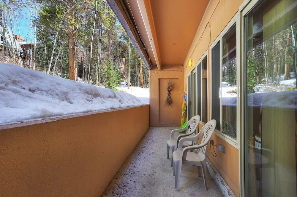 The Lift C11 1 Bedroom Condo by RedAwning