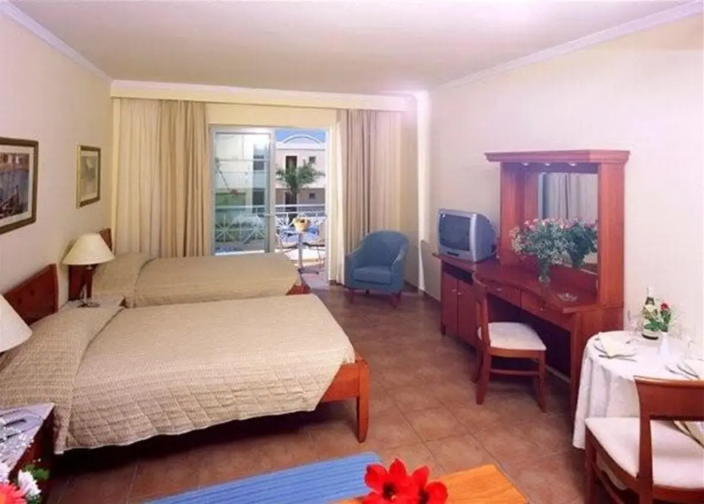 Pelagos Suites Hotel & Spa