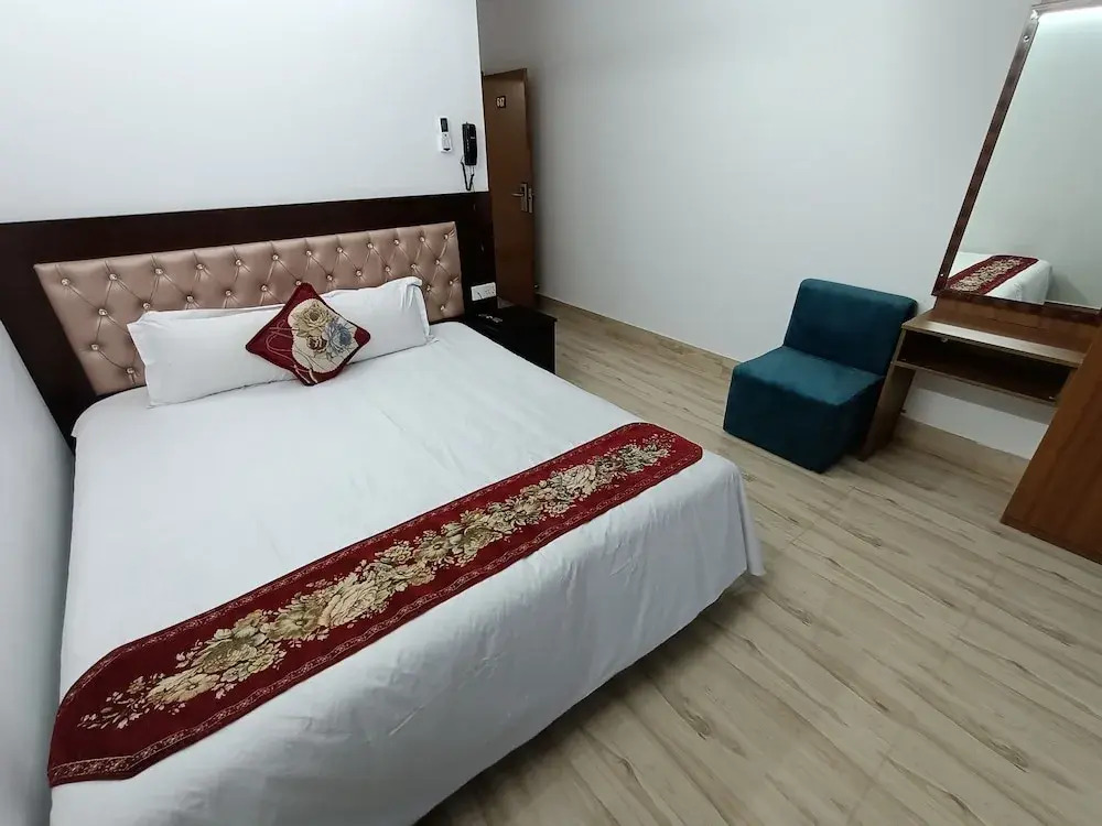 Hotel D-Palace Near Haji Camp & Dhaka Airport