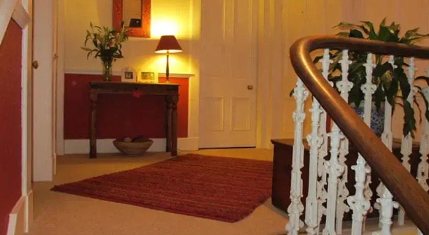 Strome Lodge