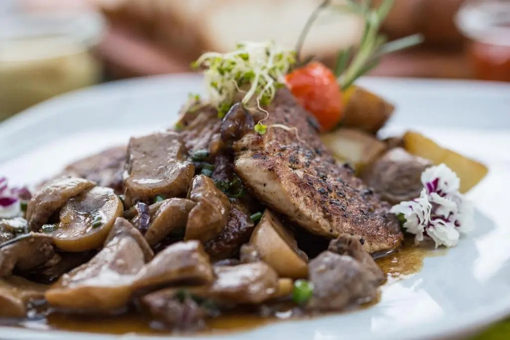 Platan Garden Rooms & Restaurant