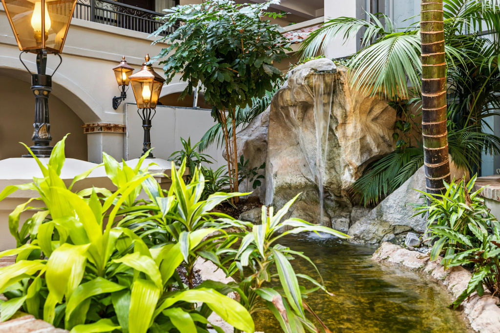 Embassy Suites by Hilton Los Angeles International Airport South