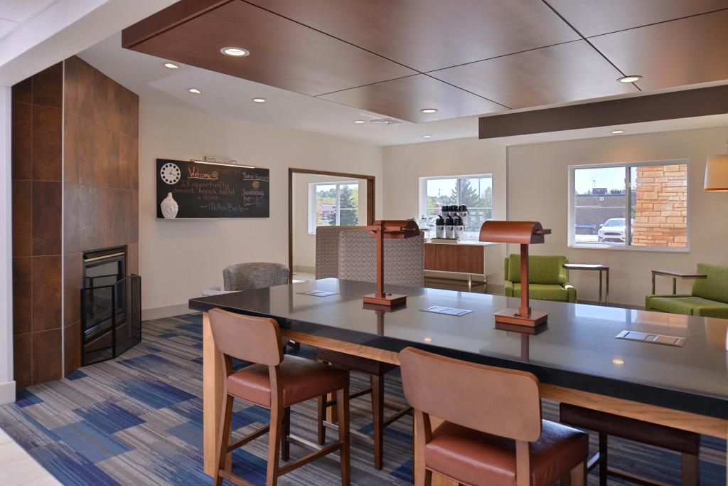 Holiday Inn Express Hotel and Suites Stevens Point by IHG