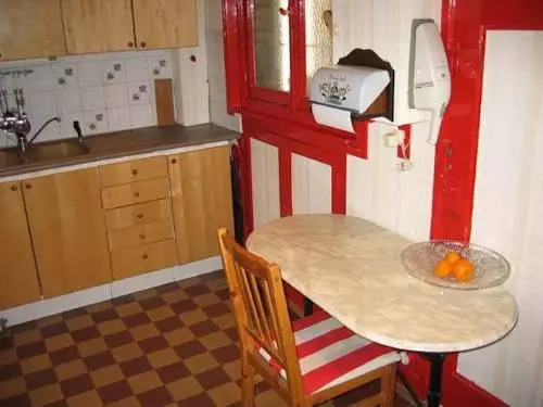 Two-Bedroom Apartment Montmartre (121)