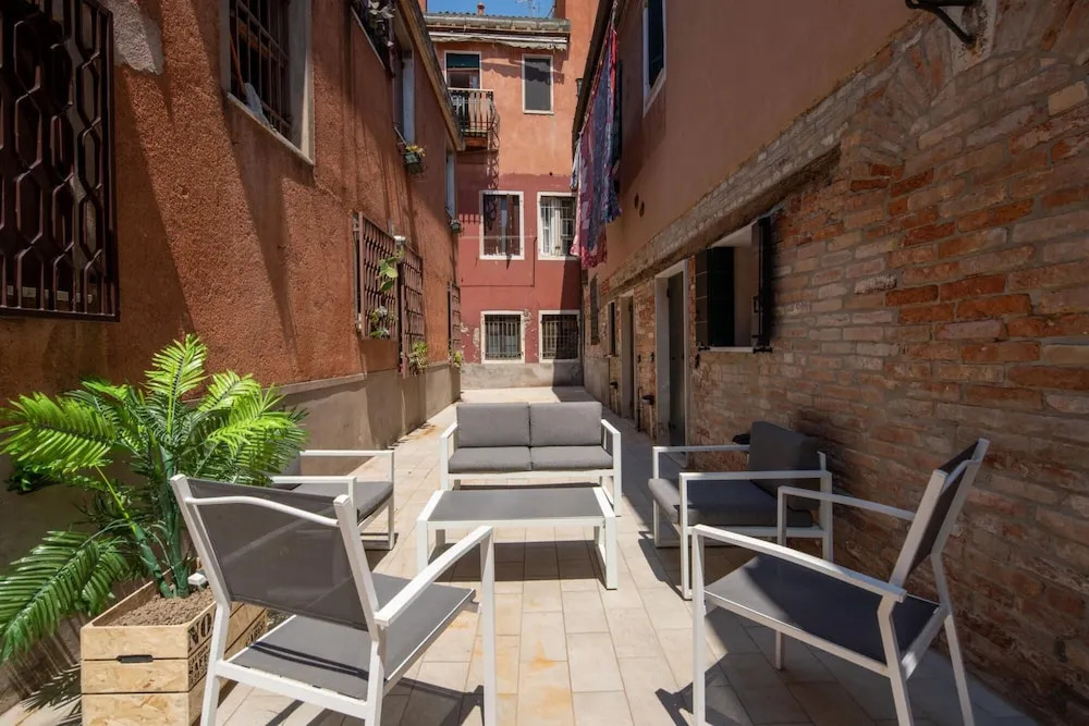 Herion Palace Apt 3 by Wonderful Italy