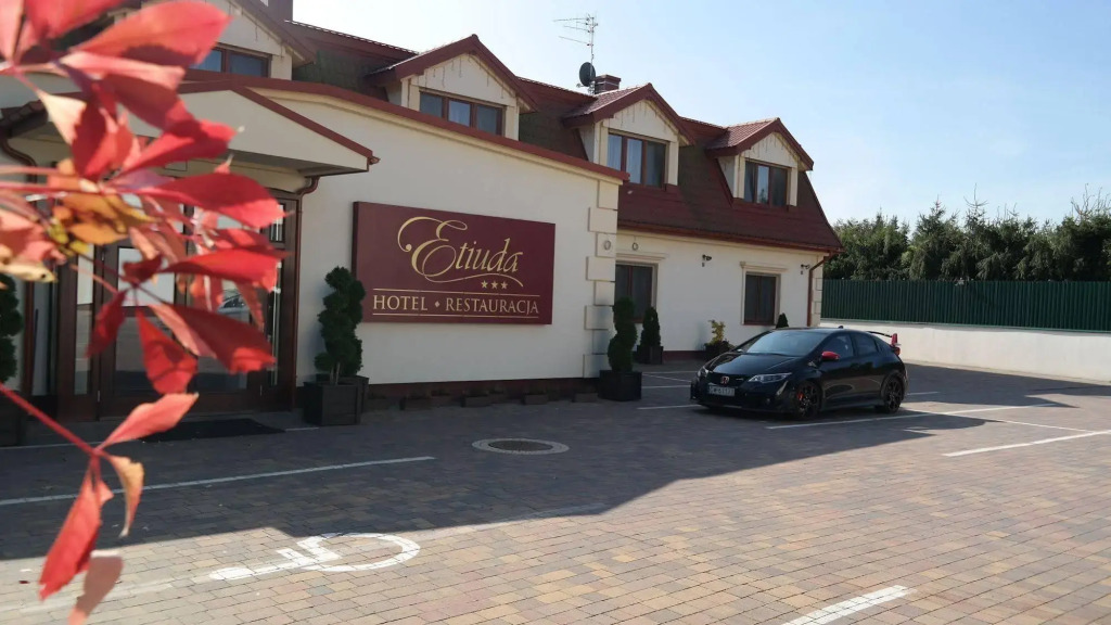 Hotel Etiuda