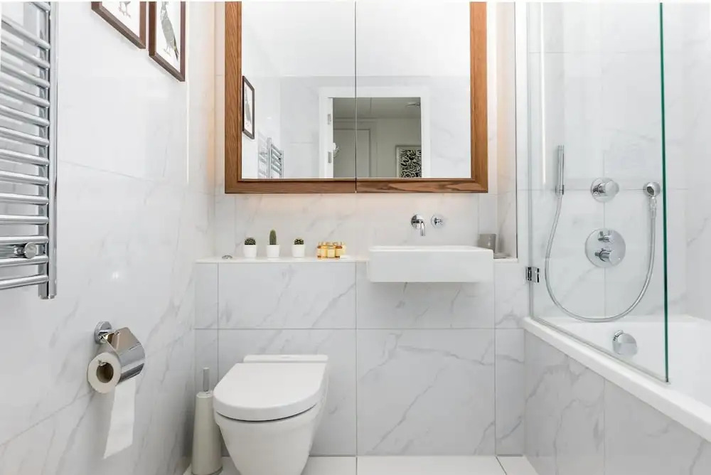 Bright 1 Bedroom Flat with Amazing Rooftop!