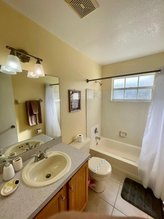 Three Bedroom Apartment #3 -- 5014 LBC -- Vusa Three Bedroom Condo Apartment