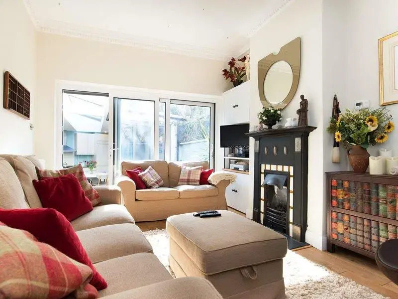 Veeve  Light And Open 2 Bed House Moore Park Road Fulham