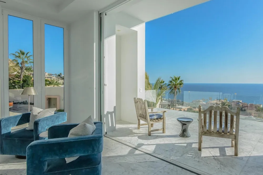 Modern 4 Bedroom Pedregal Villa Reduced Nightly Rate for 4+ Nights at Villa Besame