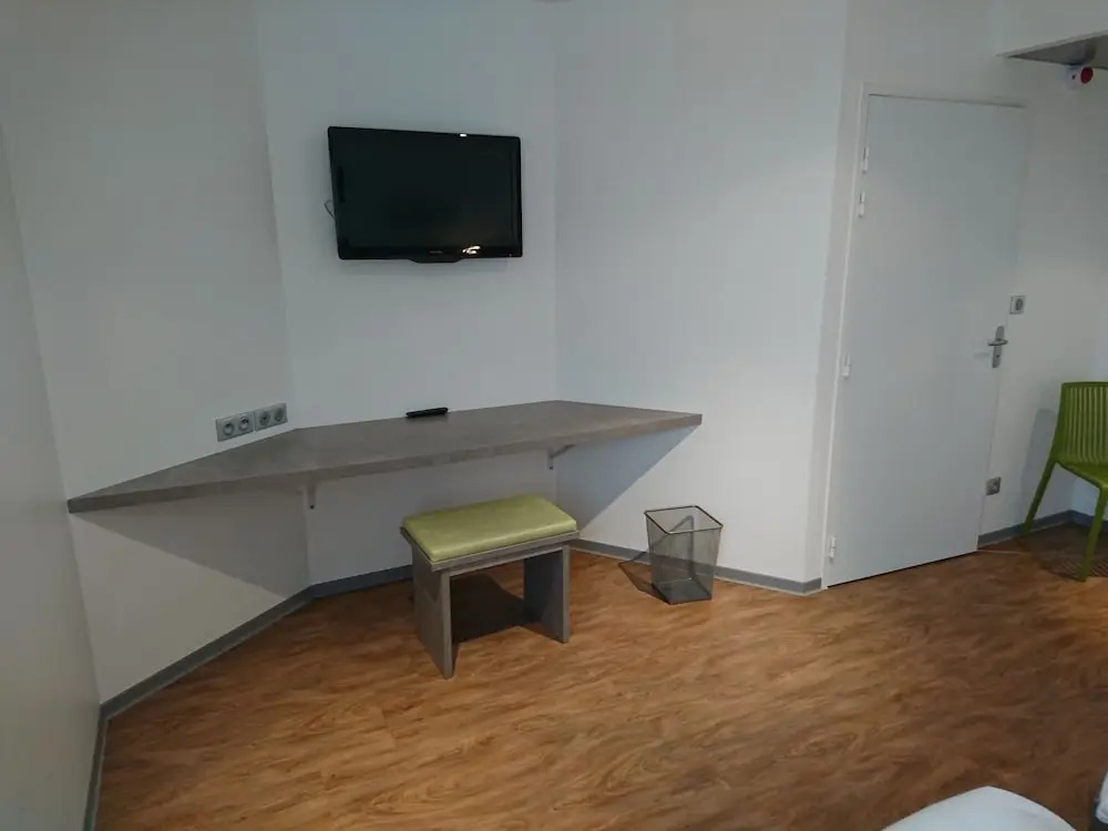 H24 HOTEL