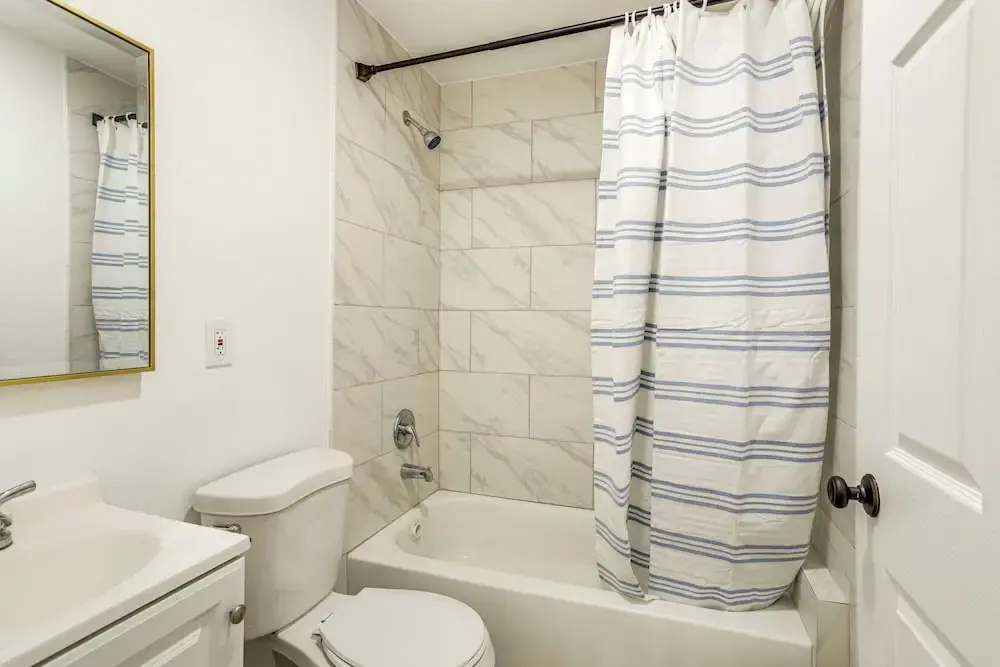 4 Mi to Gaylord Rockies: Modern Aurora Apartment