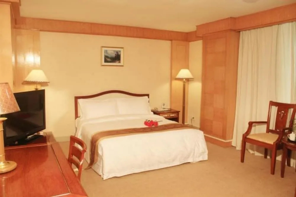 Fishermen's New Village Huidong Hotel