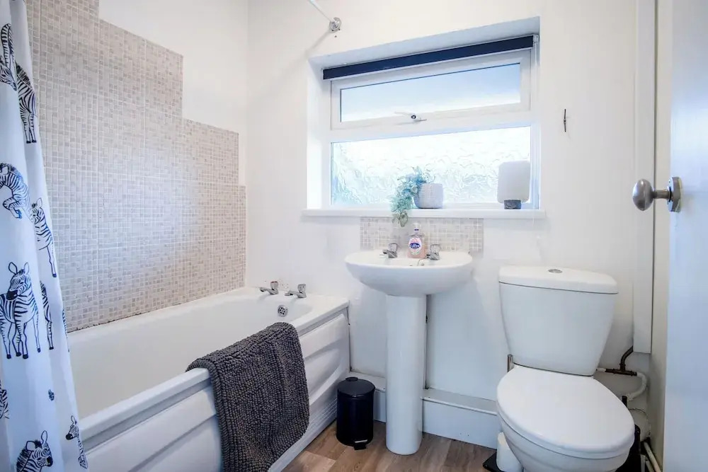 Gellionen - 2 Bedroom House - Clydach