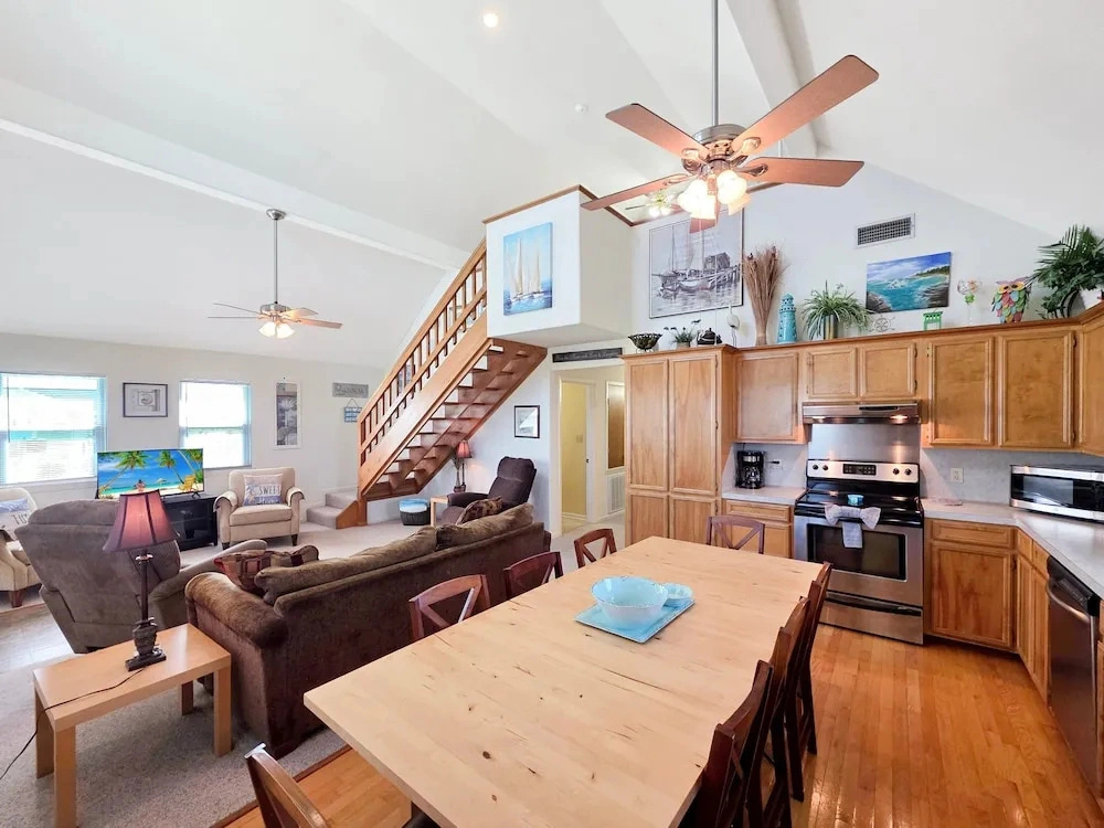Beachy Keen 3 Bedroom Home