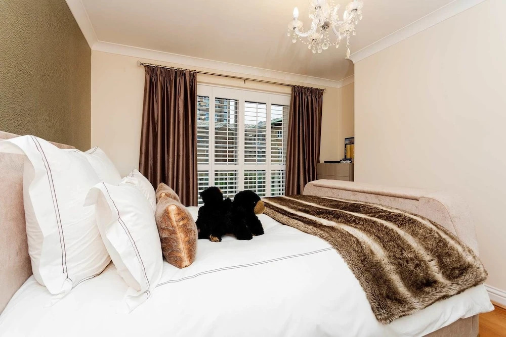 Veeve - Riverside Pad