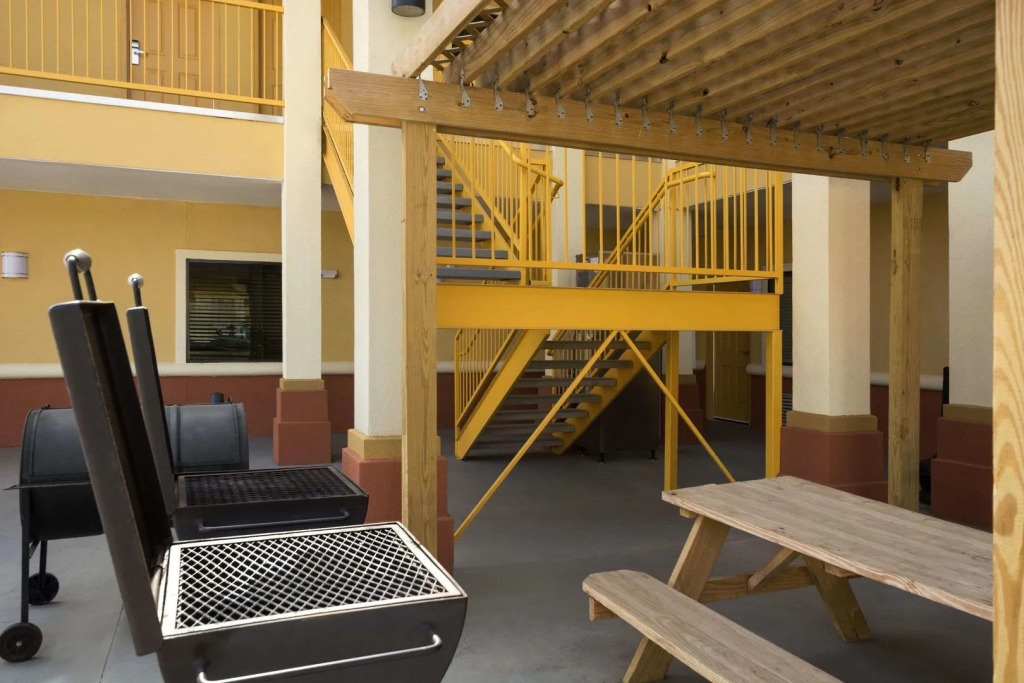 Horizon Inn & Suites