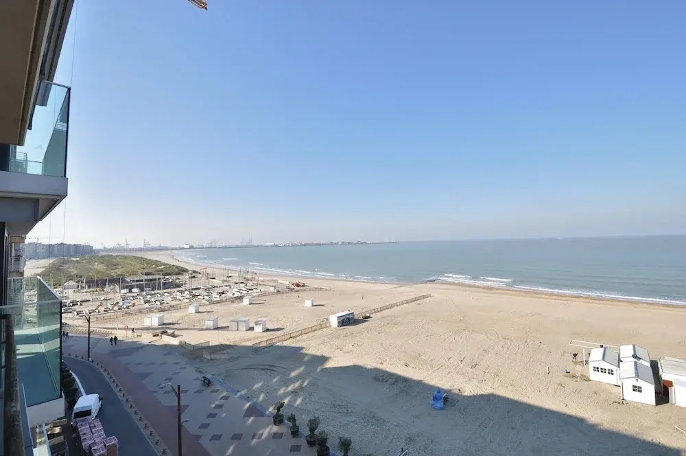 Apartment in Duinbergen by the Seafront