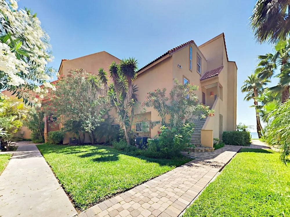 4br W/ Stunning Bay Views - Pool, Boat Slip 4 Bedroom Condo