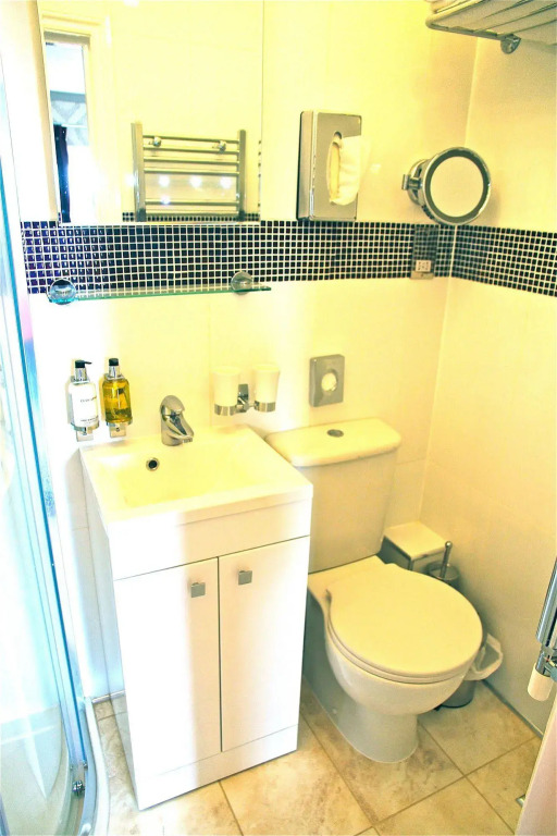 Crompton Guest House