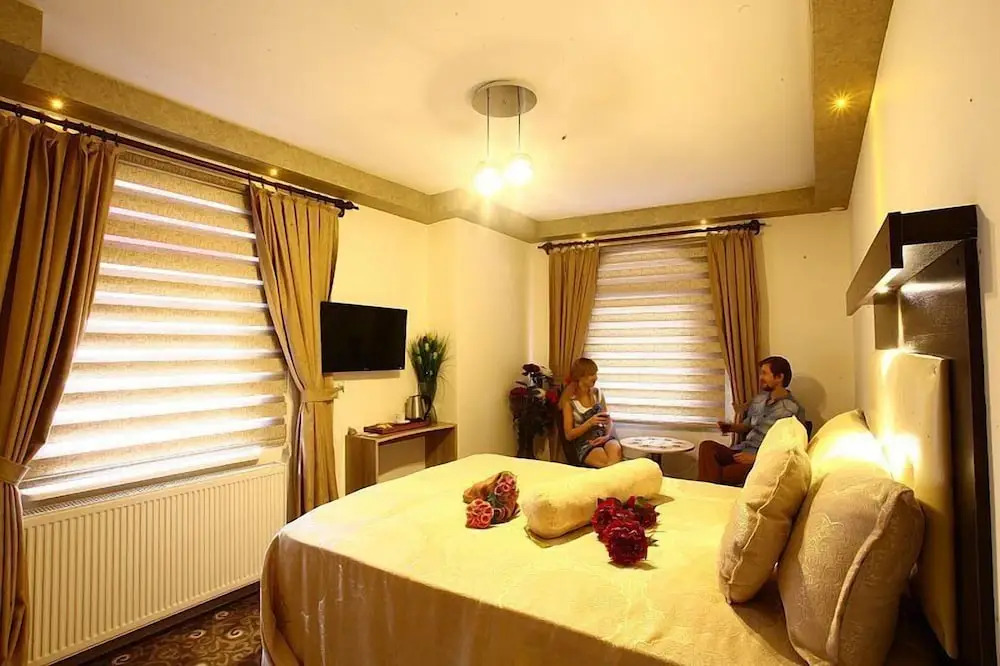 City Hotel